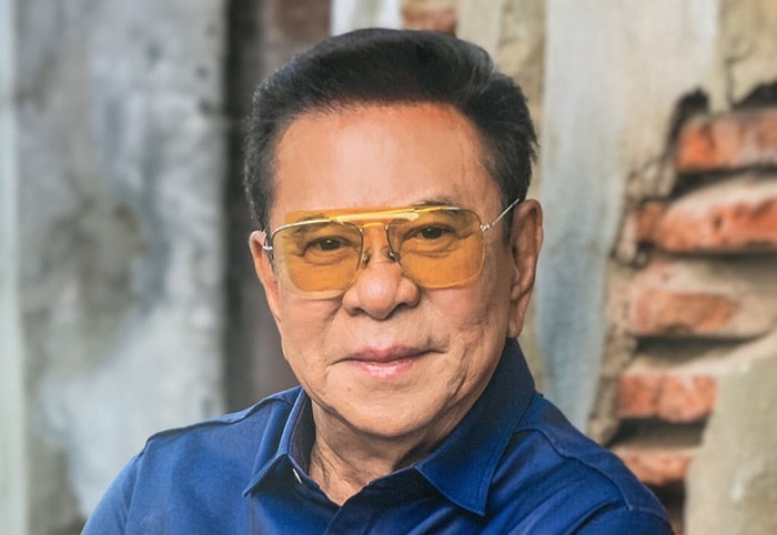 Picture of Chavit Singson wearing blue shirt
